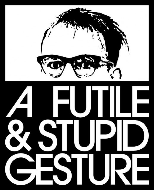 Faydasız ve Aptalca Bir Hareket – A Futile and Stupid Gesture 2018 Türkçe Dublaj izle